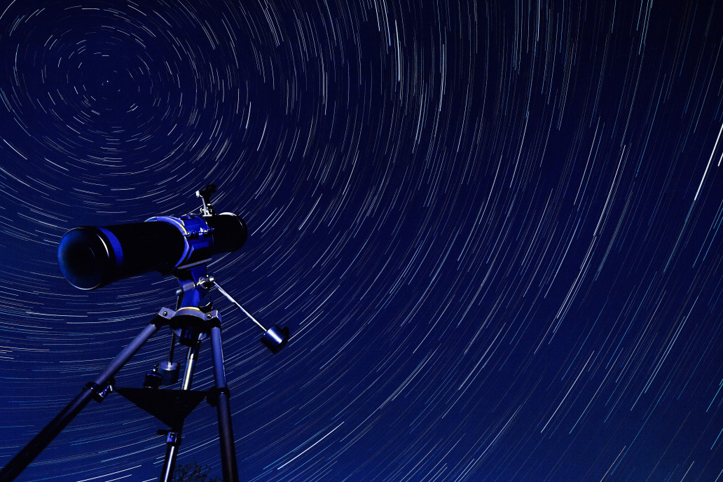 Telescope looking up at the stars